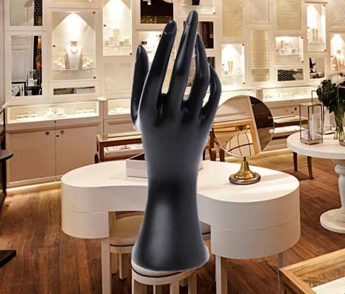 exhibidor en forma de mano para anillos y pulseras de acrílico color negro en venta